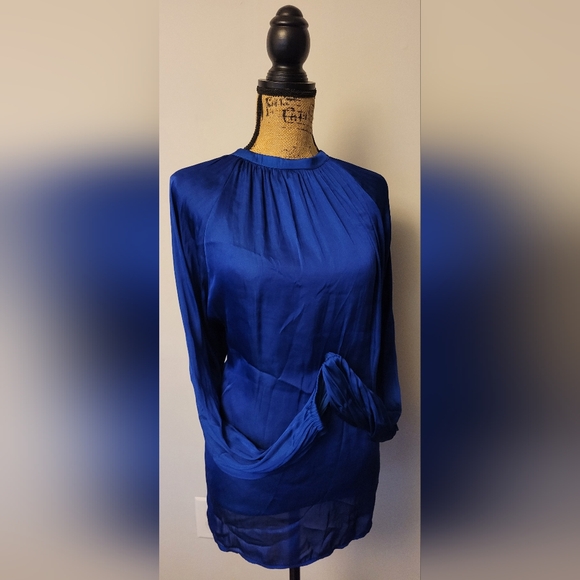 High-Neck Long-sleeved Blouse - Picture 3 of 5